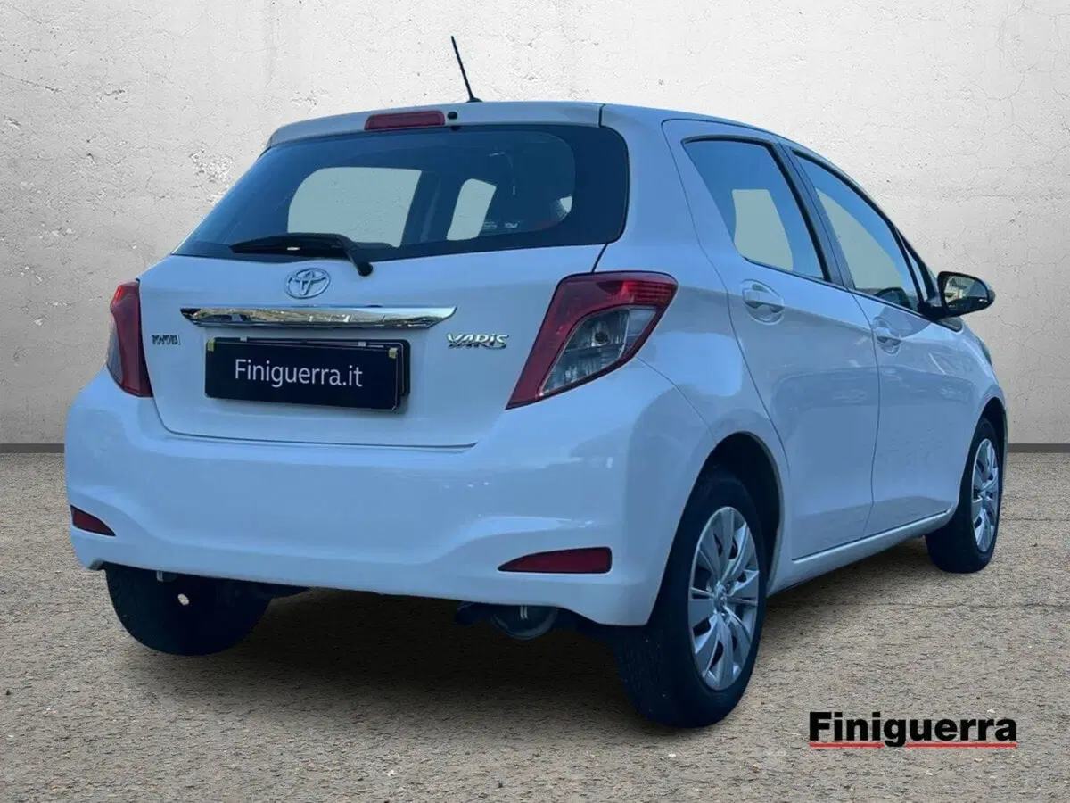 Toyota Yaris usata a Sondrio (4)