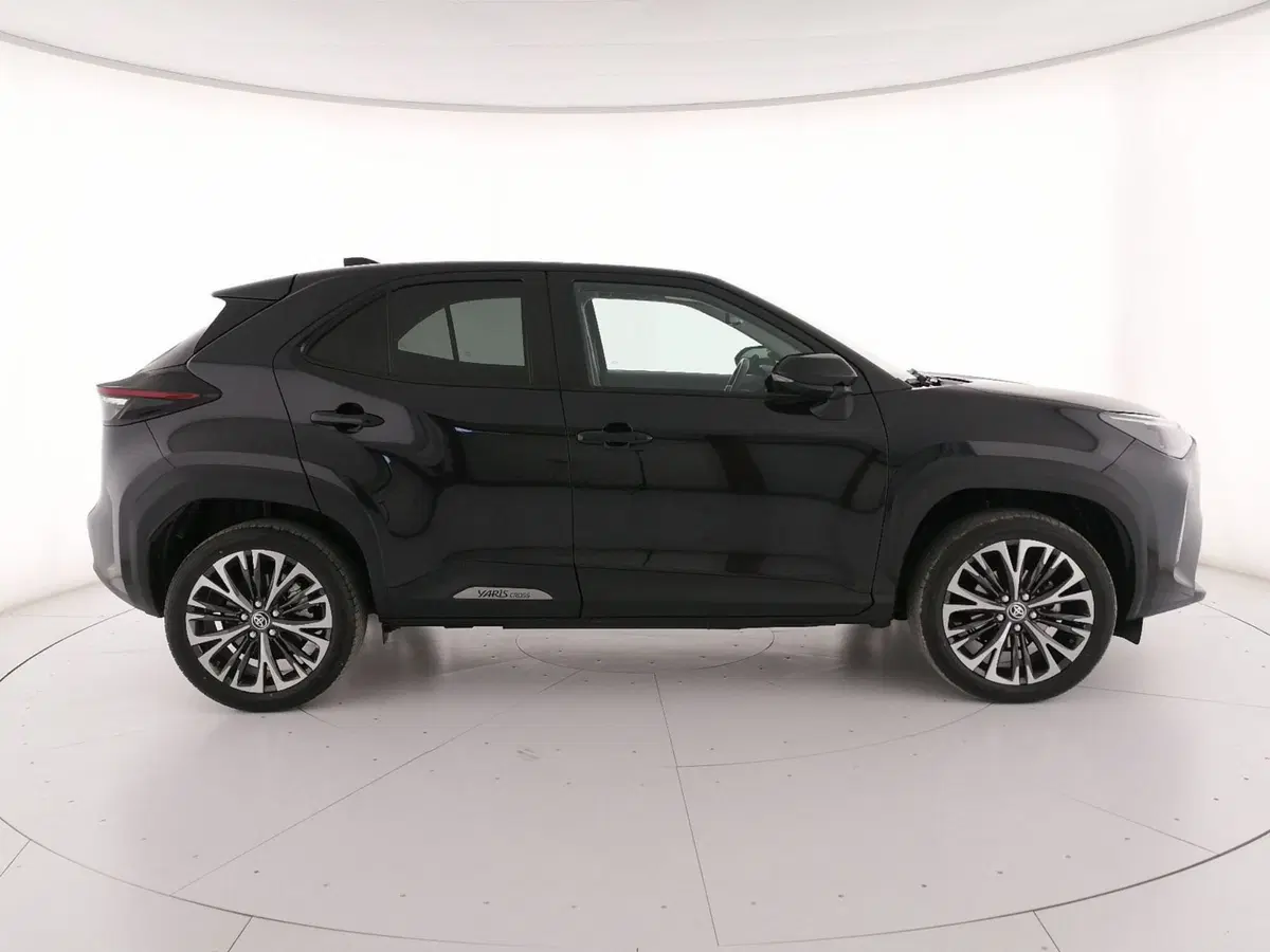 Toyota Yaris Cross usata a Roma (3)