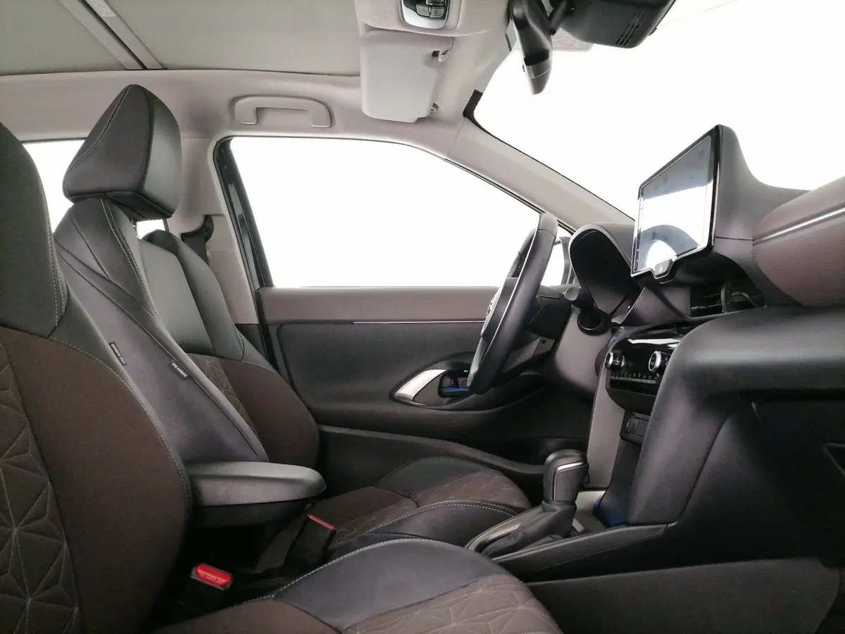 Toyota Yaris Cross usata a Roma (6)