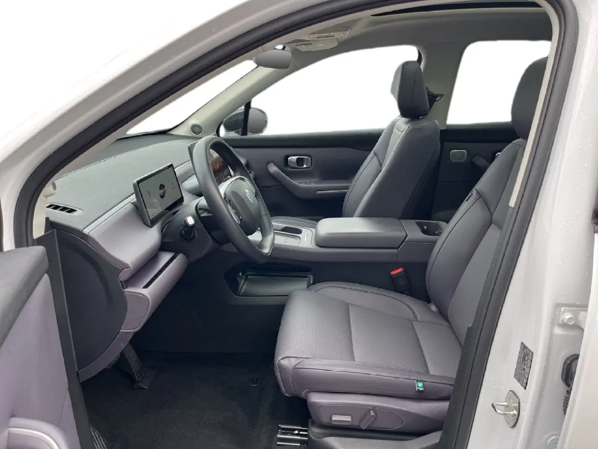 Leapmotor C10 nuova a Torino (10)