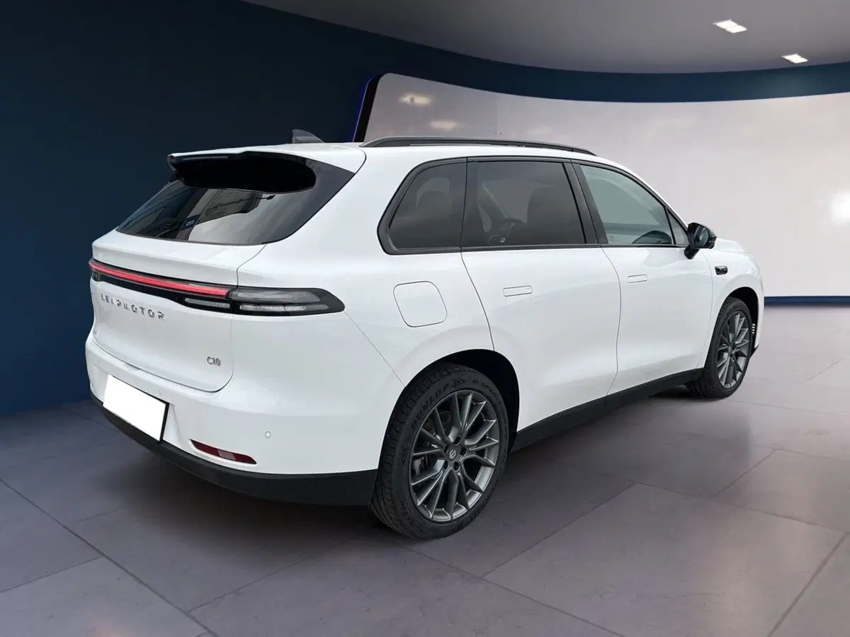 Leapmotor C10 nuova a Torino (6)