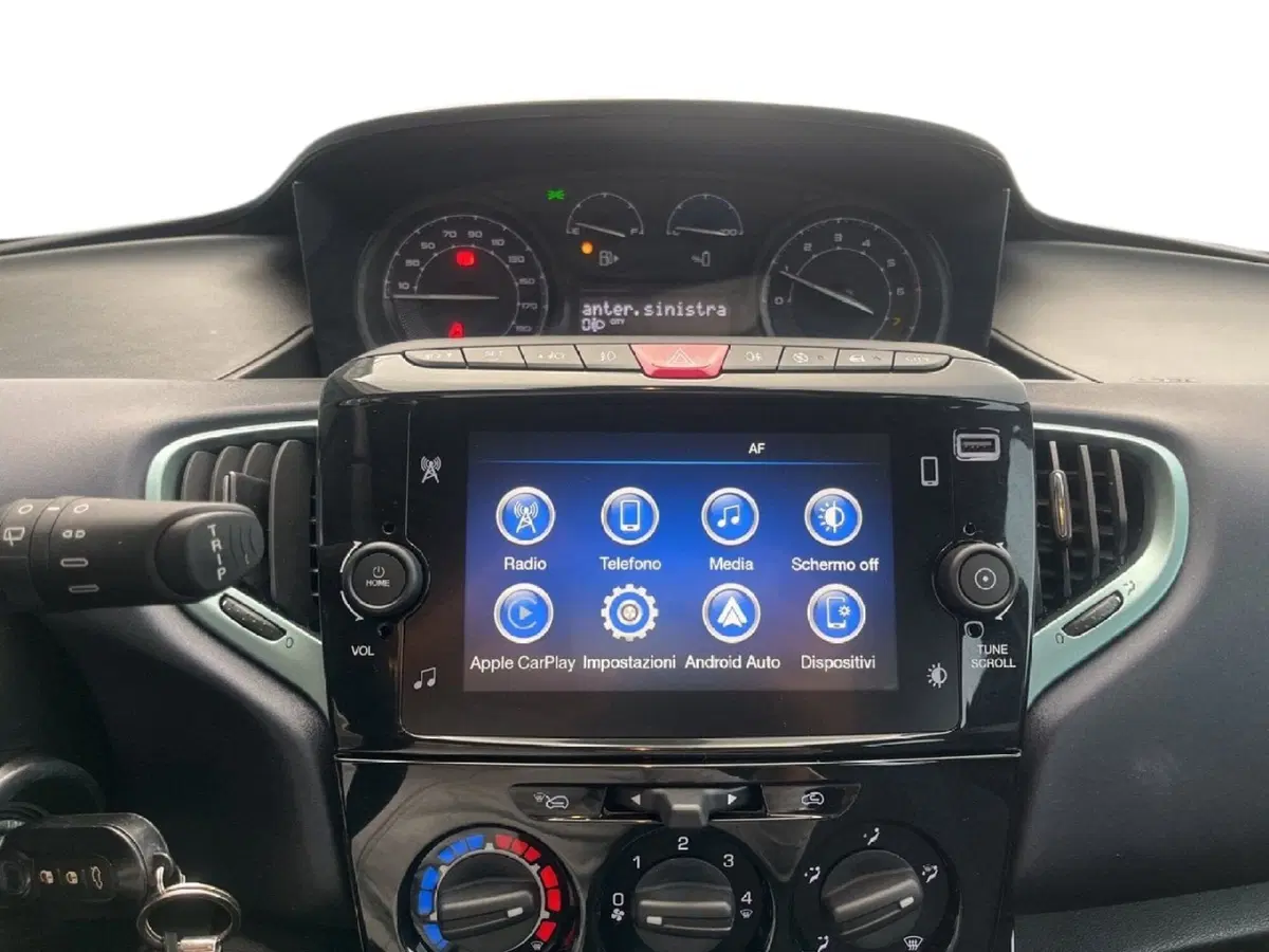 Lancia Ypsilon usata a Torino (12)
