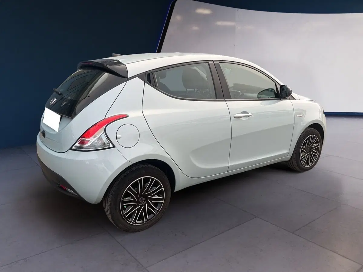 Lancia Ypsilon usata a Torino (4)