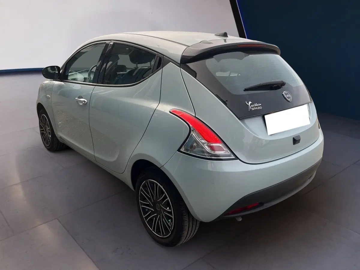 Lancia Ypsilon usata a Torino (6)