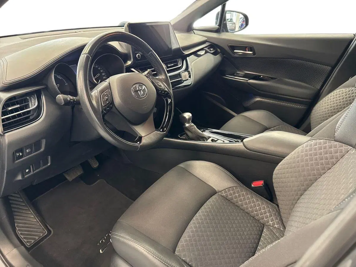 Toyota Toyota C-HR usata a Prato (10)