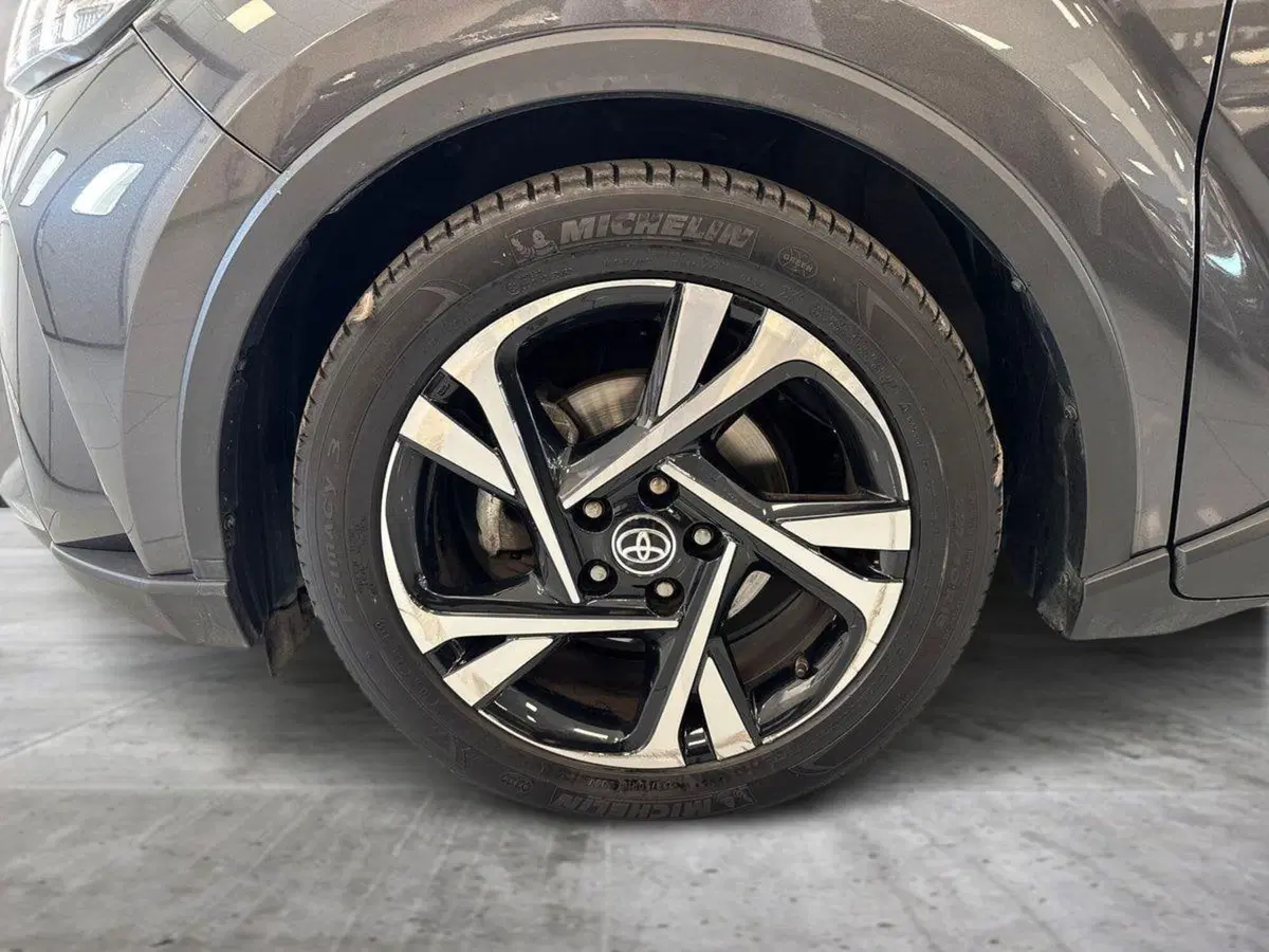 Toyota Toyota C-HR usata a Prato (9)