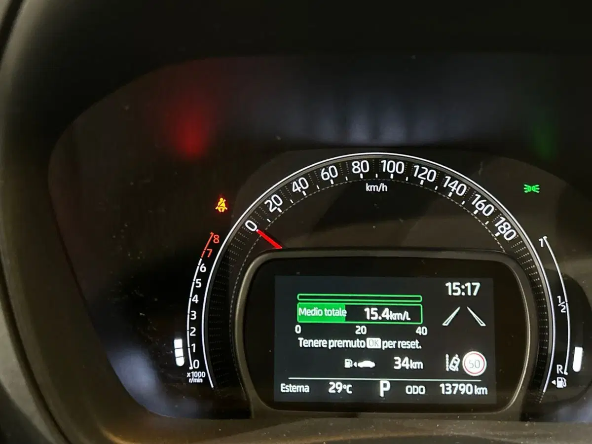 Toyota Aygo X usata a Milano (8)