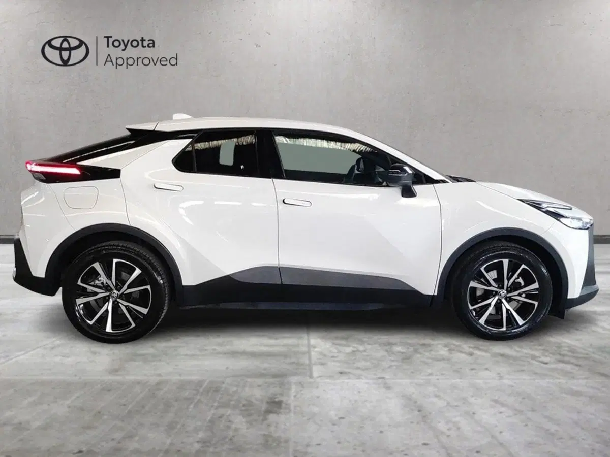 Toyota Toyota C-HR usata a Milano (5)