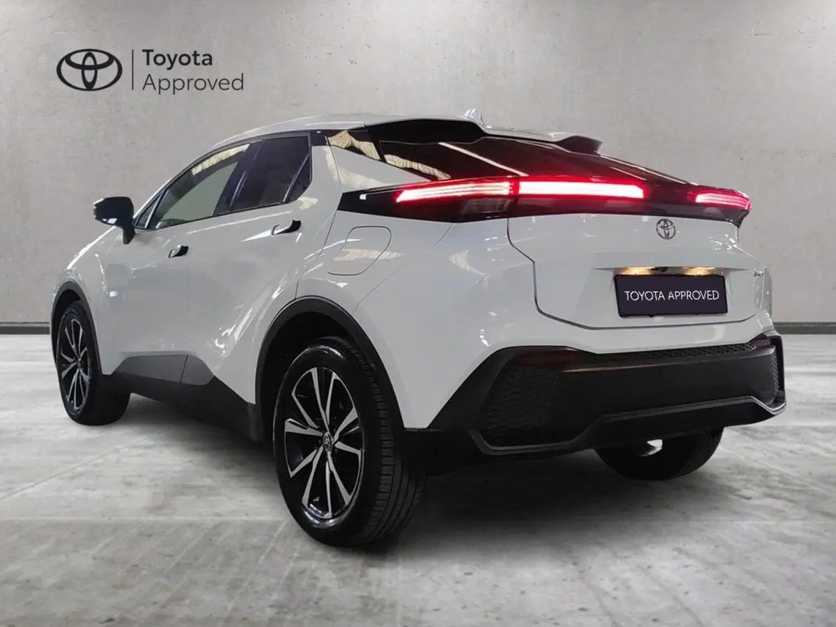 Toyota Toyota C-HR usata a Milano (6)