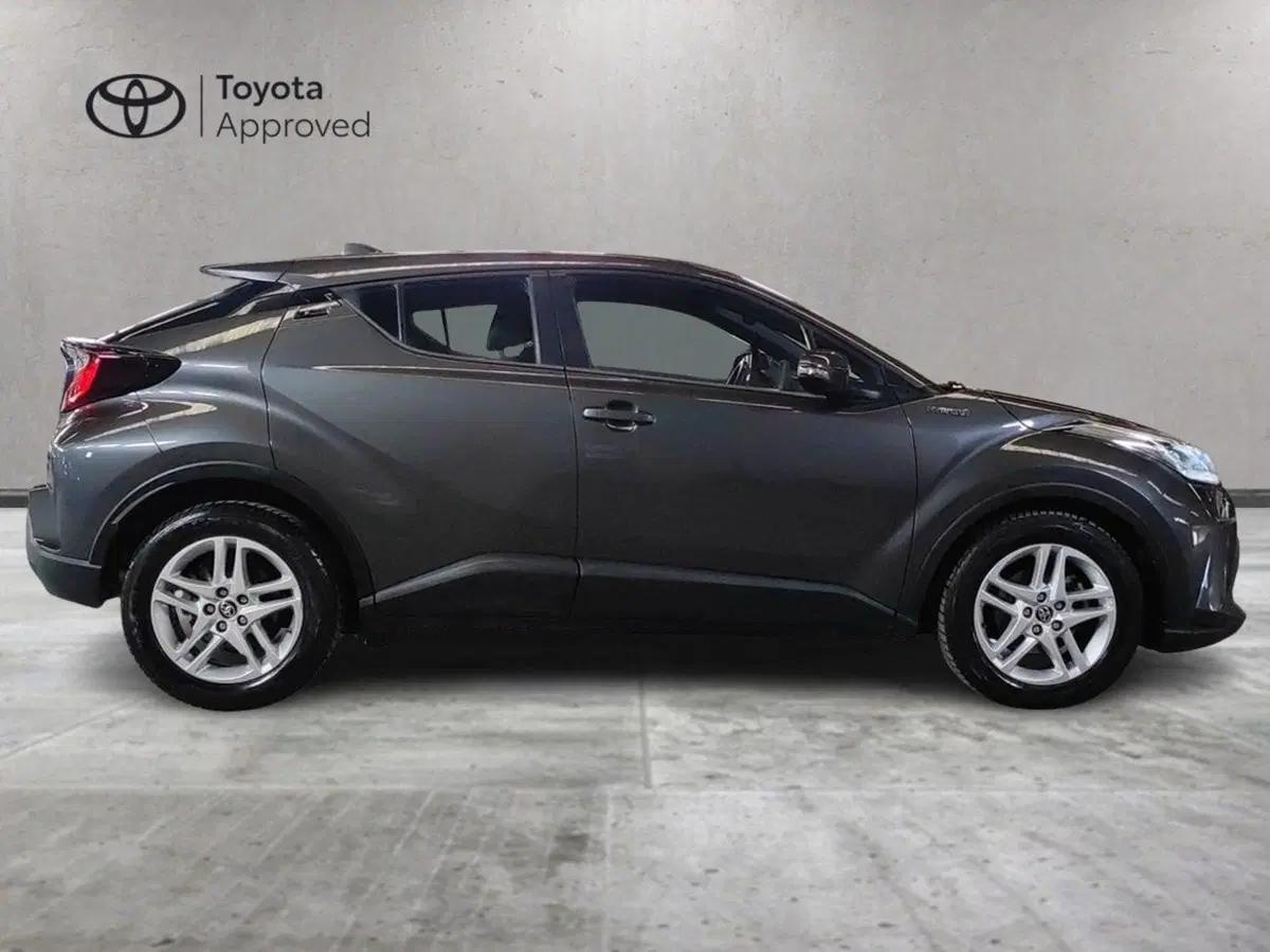 Toyota Toyota C-HR usata a Milano (5)