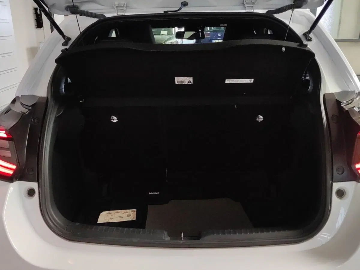 Toyota Yaris usata a Milano (7)