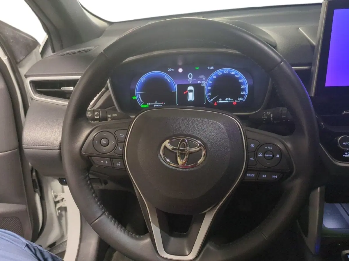 Toyota Corolla Cross Hybrid usata a Milano (13)