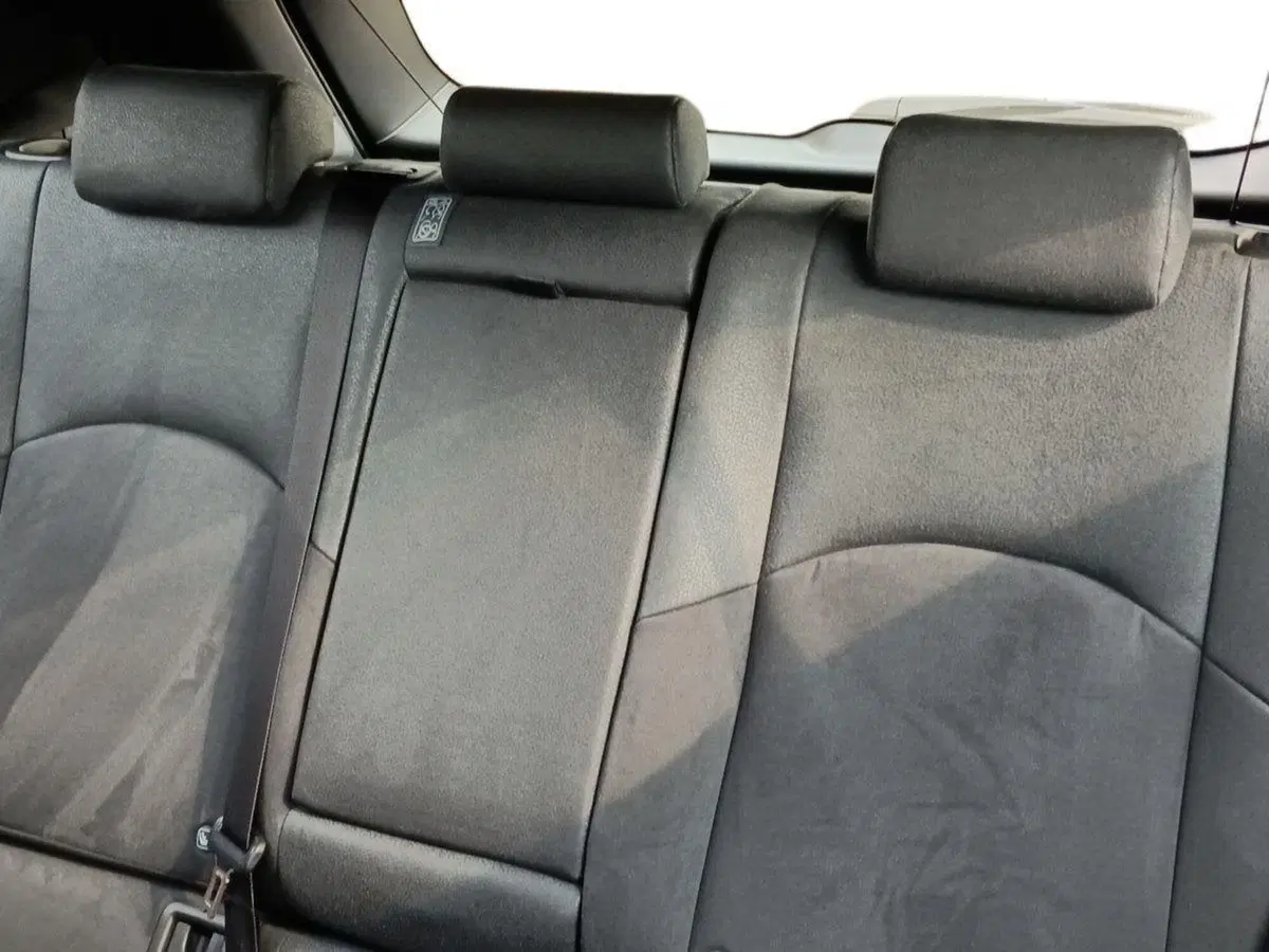 Lexus UX usata a Milano (11)