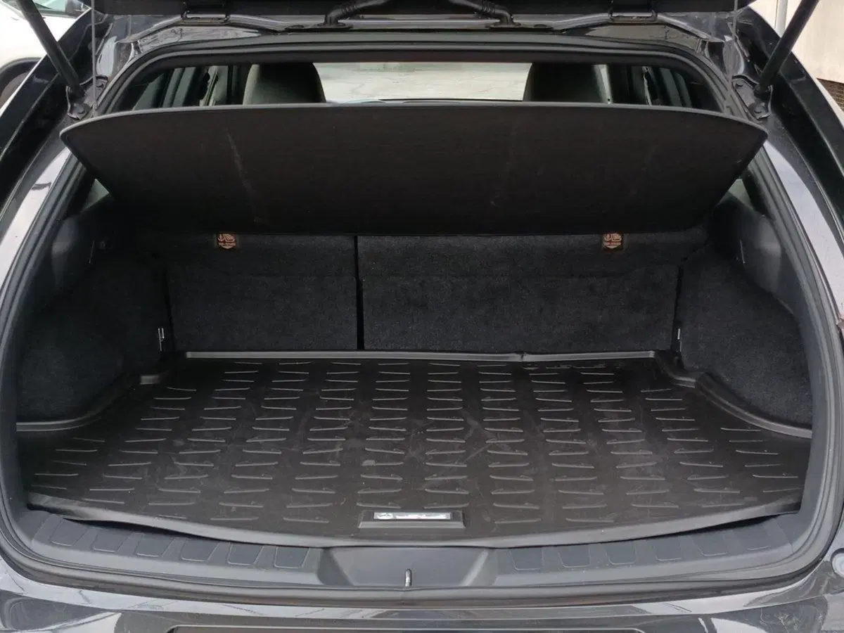 Lexus UX usata a Milano (6)