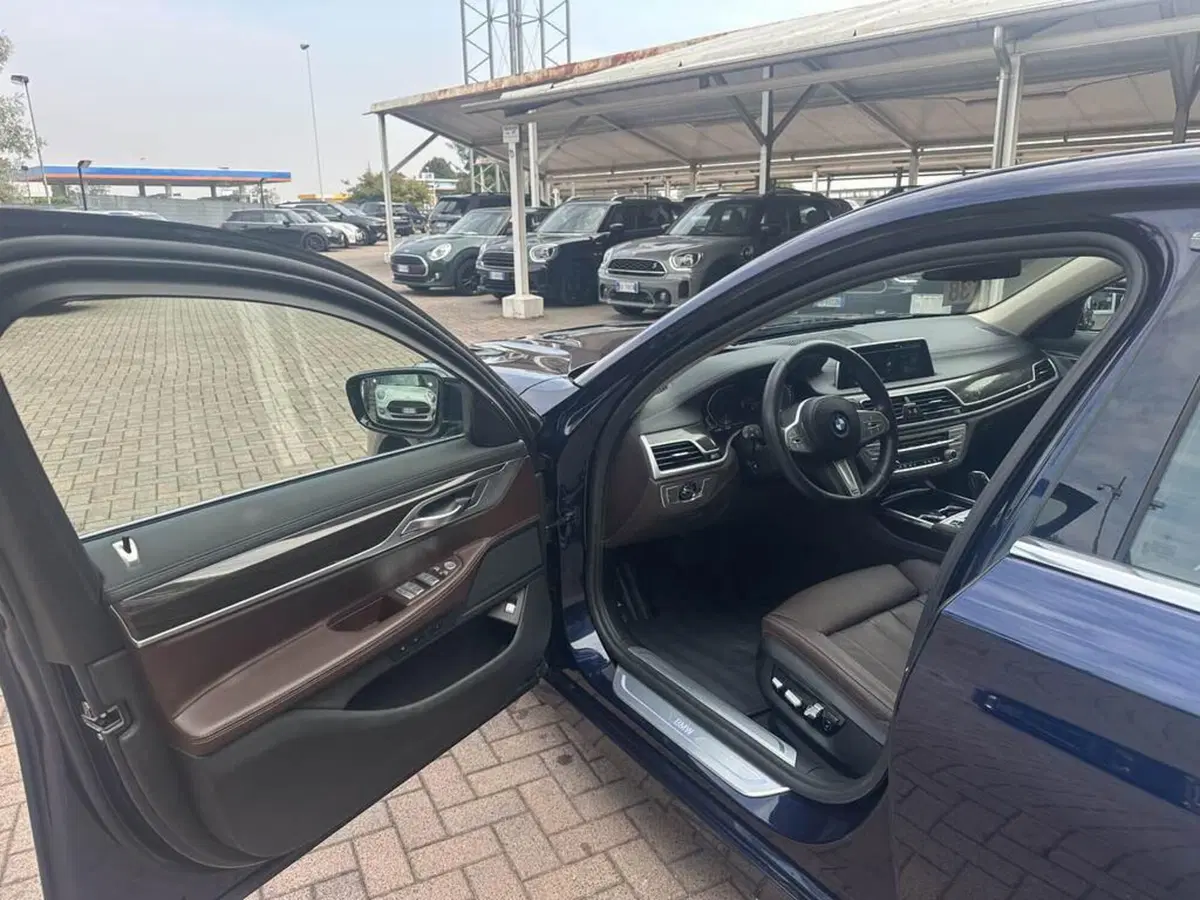 BMW Serie 7 usata a Alessandria (12)