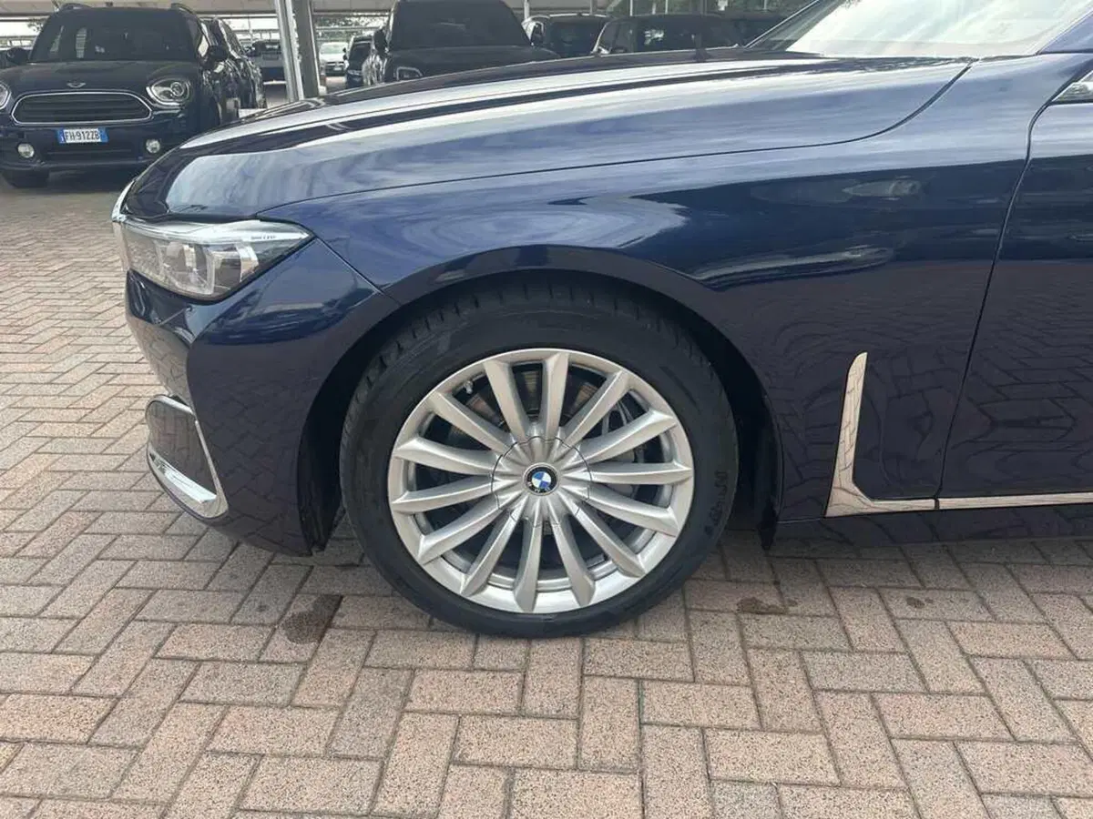 BMW Serie 7 usata a Alessandria (9)