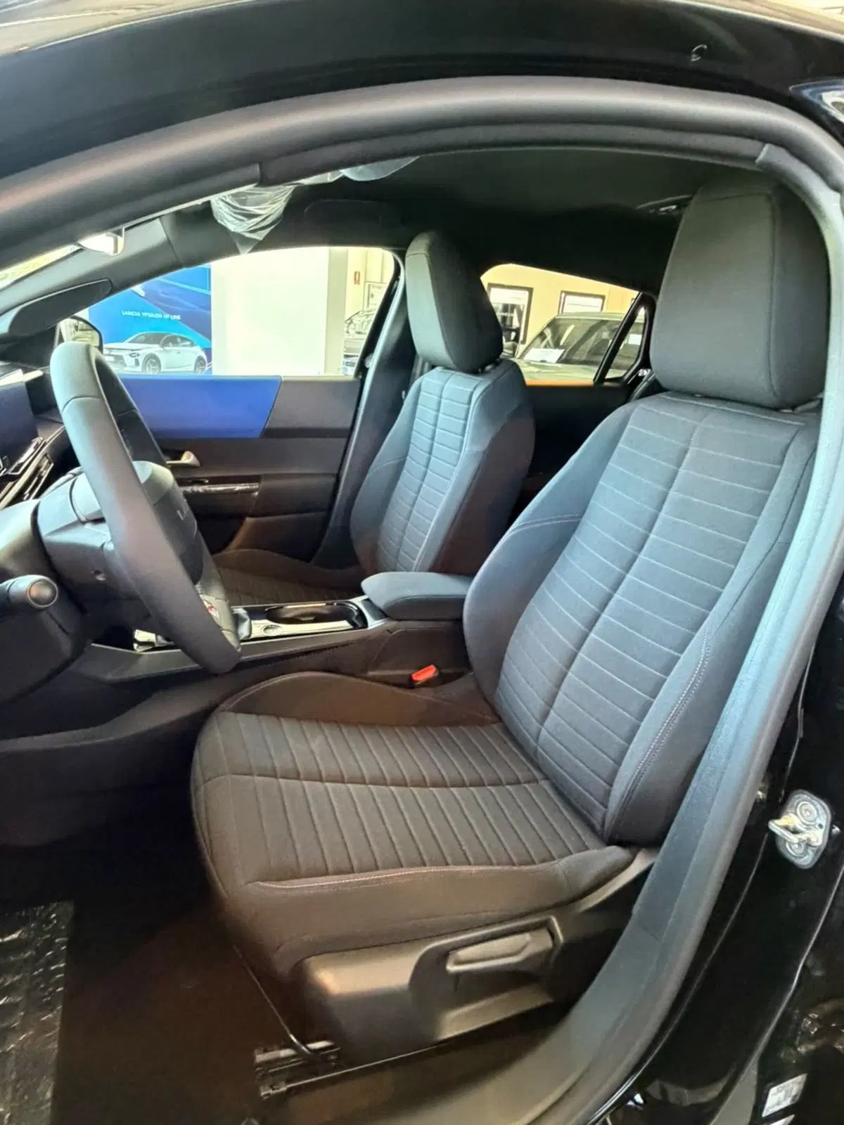 Lancia Ypsilon nuova a Campobasso (7)