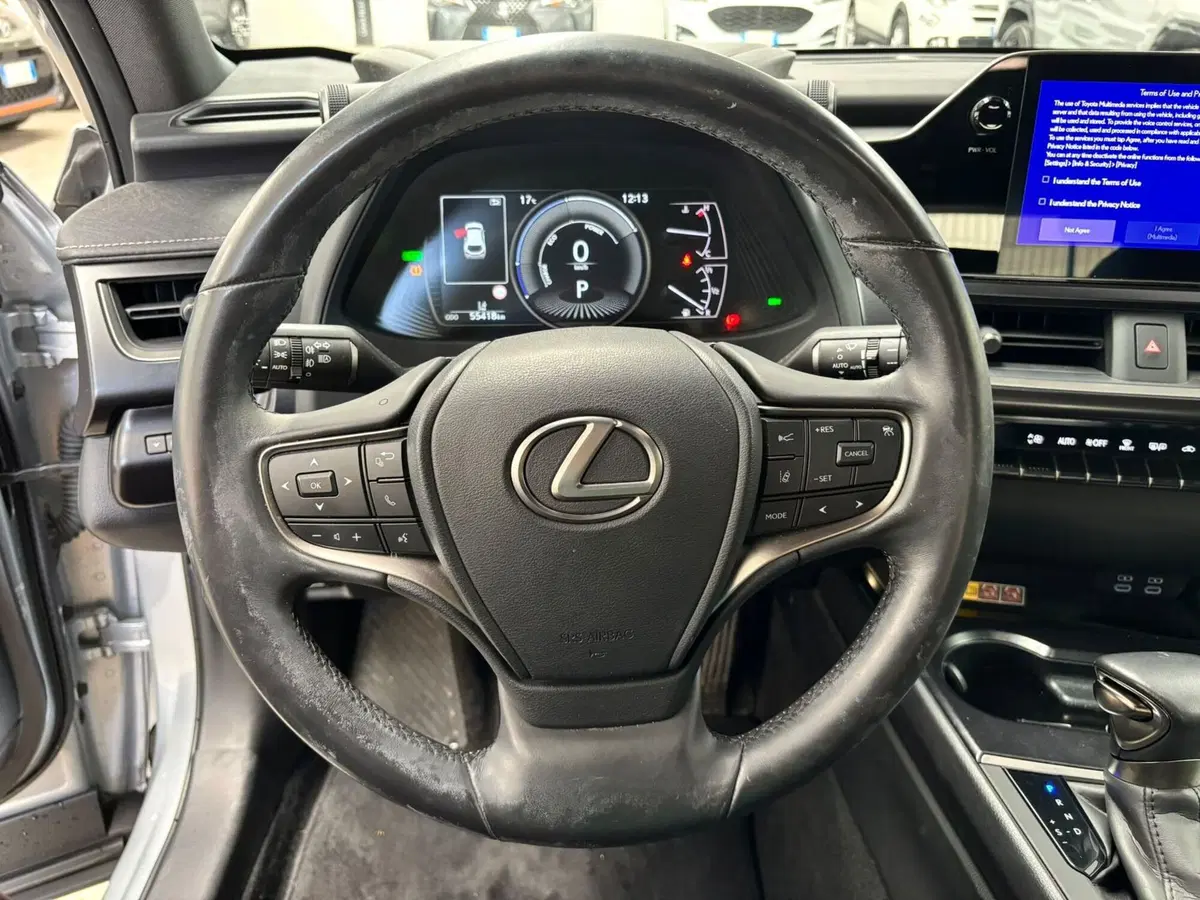 Lexus UX usata a Modena (10)