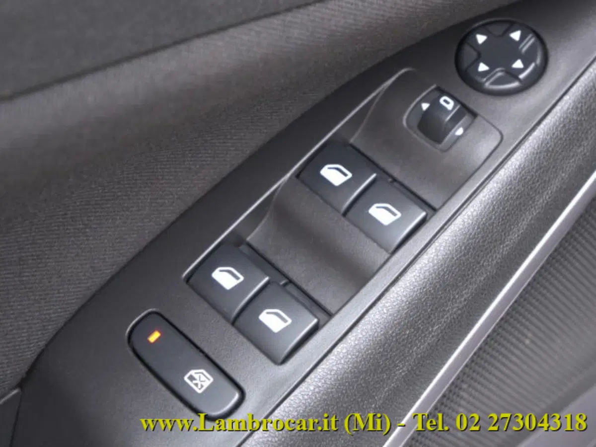 Opel Crossland usata a Milano (10)