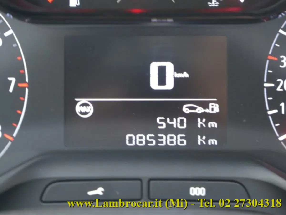 Opel Crossland usata a Milano (7)