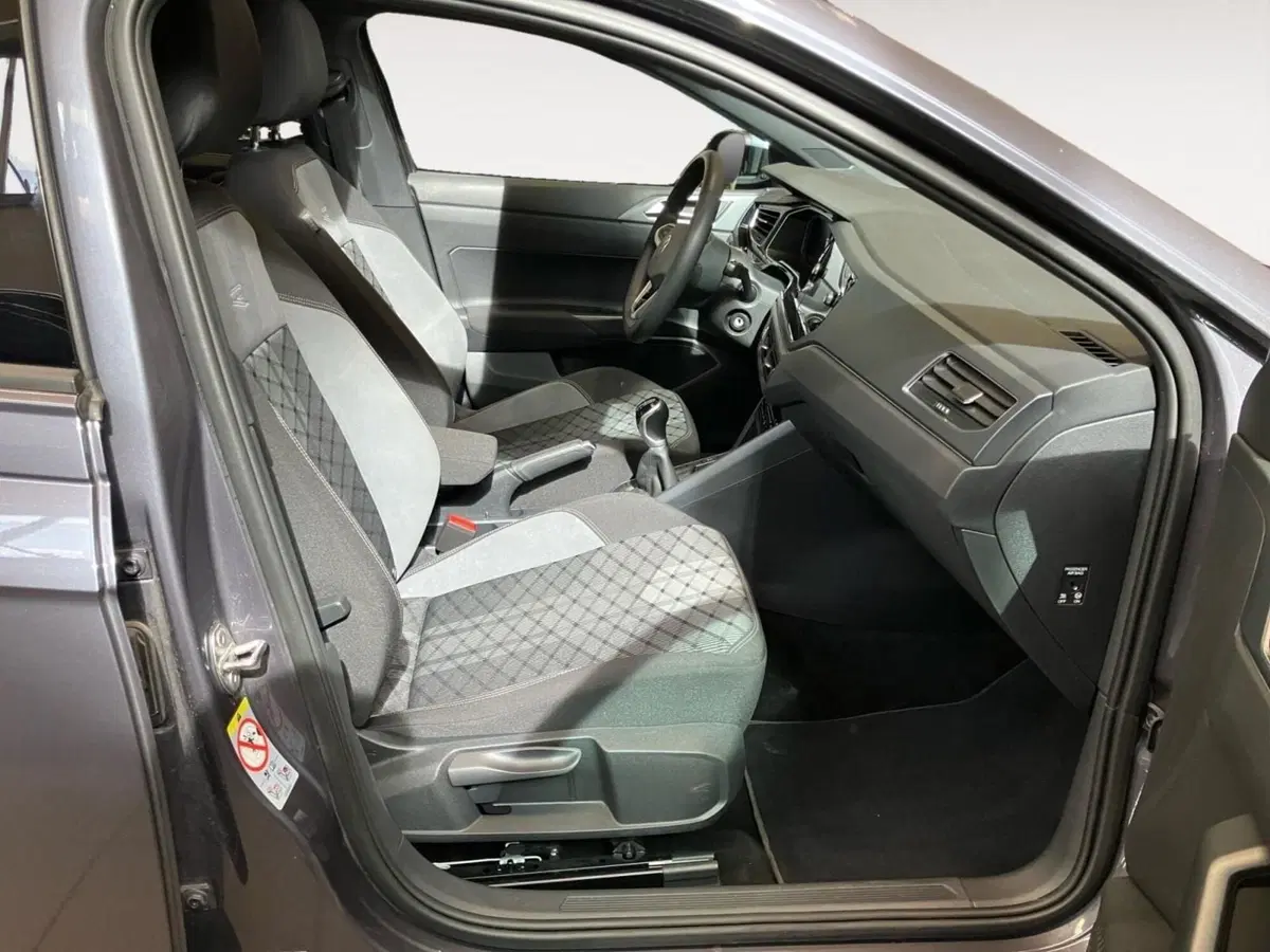 Volkswagen Taigo usata a Bologna (9)