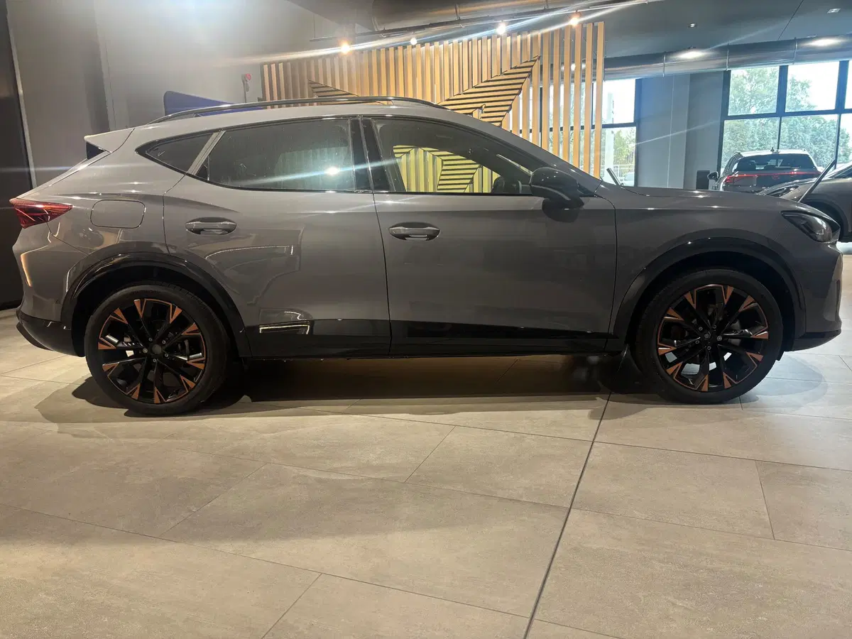 Cupra Formentor nuova a Ferrara (4)