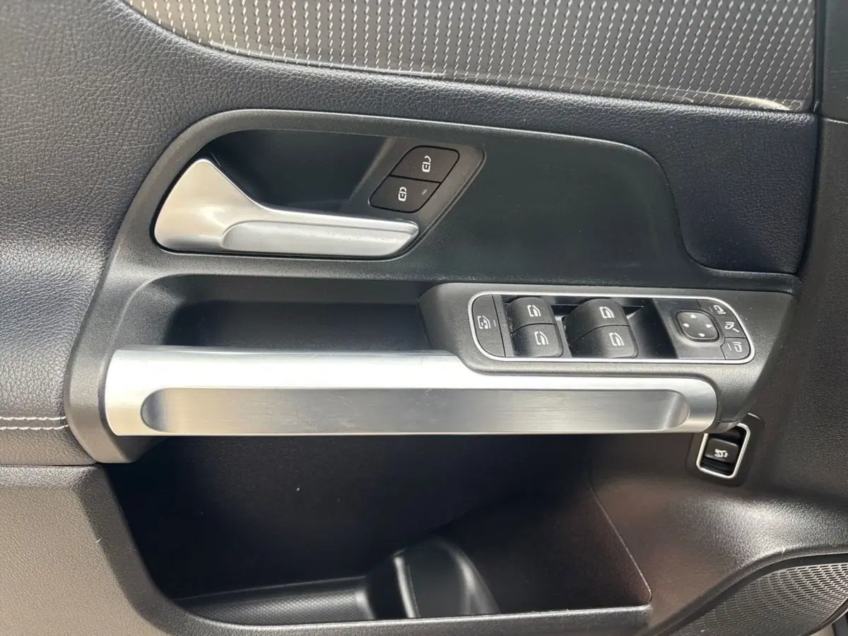 Mercedes-Benz GLB usata a Pescara (12)