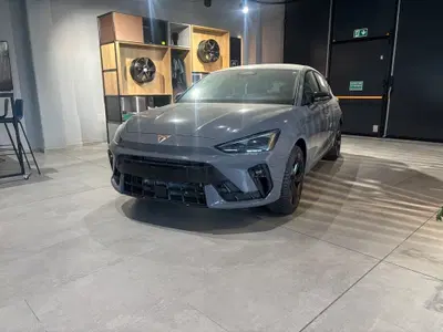 Cupra Leon 1.5 e-hybrid Edge 204cv dsg nuova a Ferrara