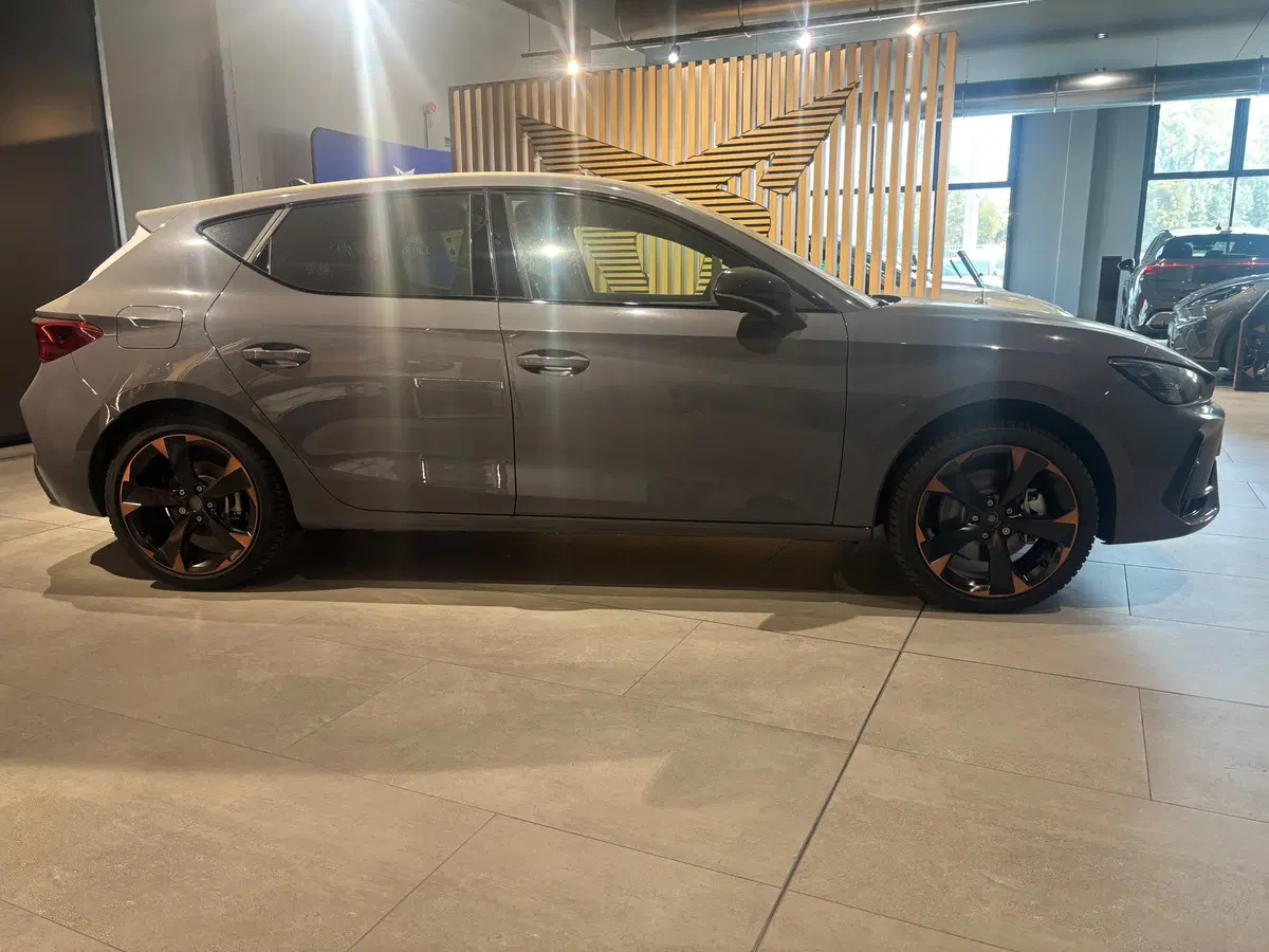 Cupra Leon nuova a Ferrara (4)