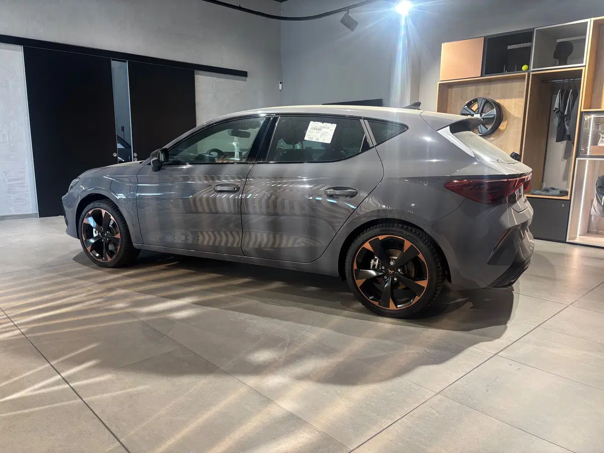 Cupra Leon nuova a Ferrara (7)