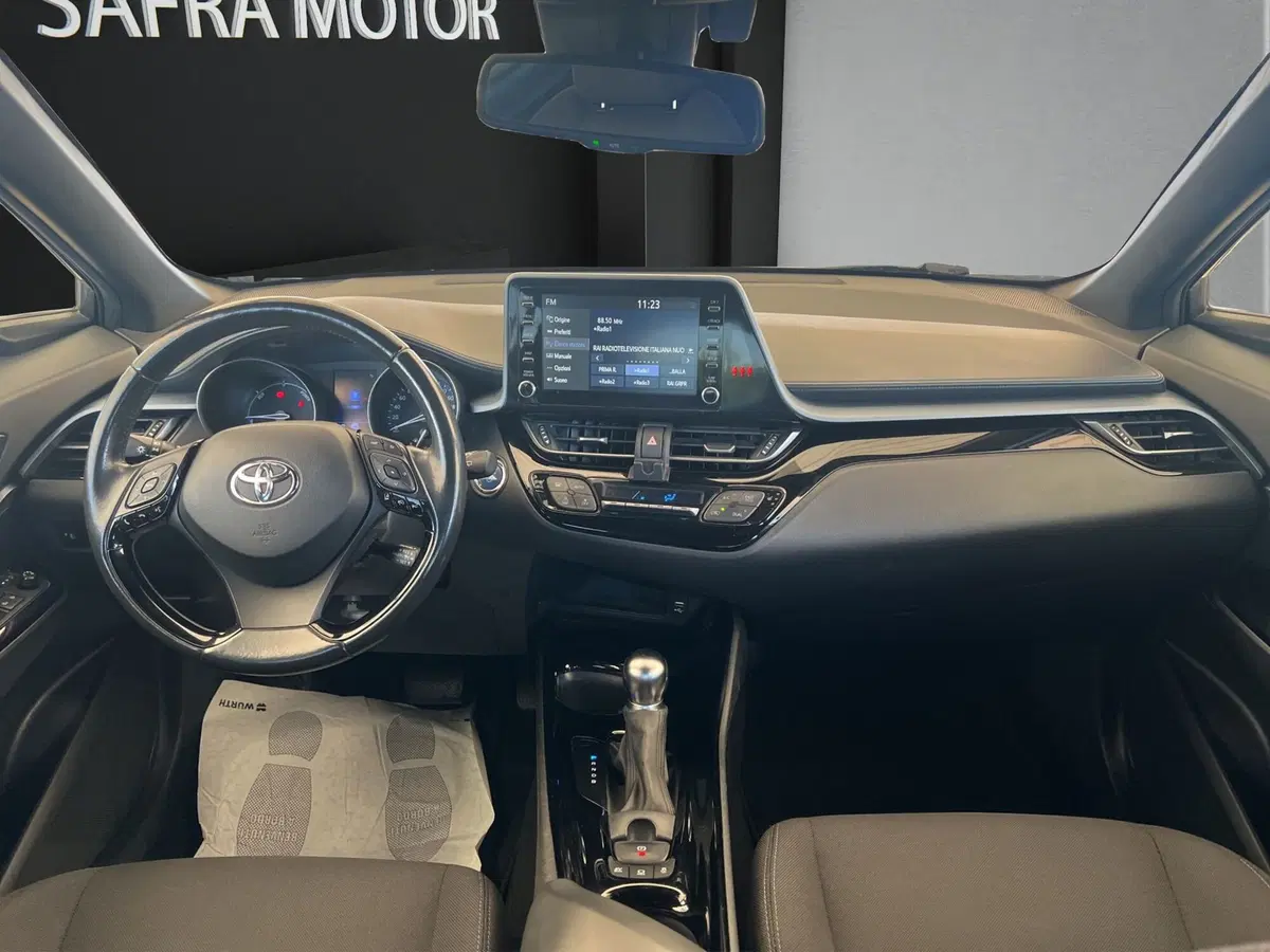 Toyota Toyota C-HR usata a Cosenza (14)