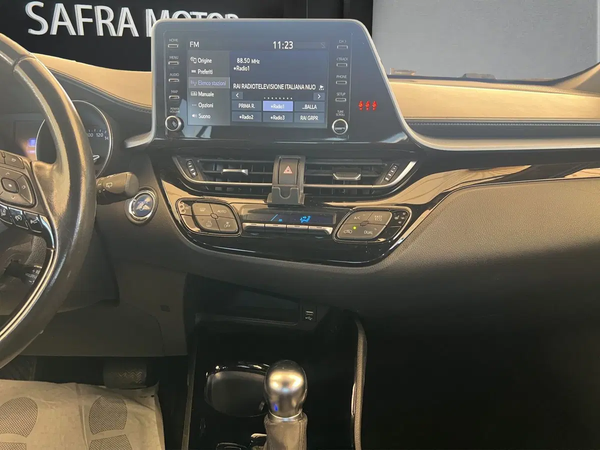 Toyota Toyota C-HR usata a Cosenza (16)