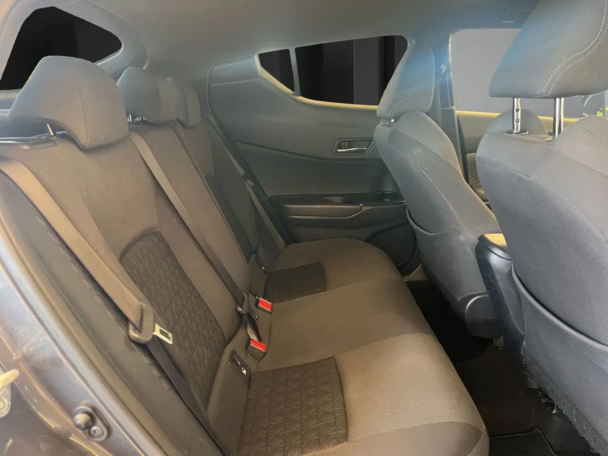 Toyota Toyota C-HR usata a Cosenza (19)