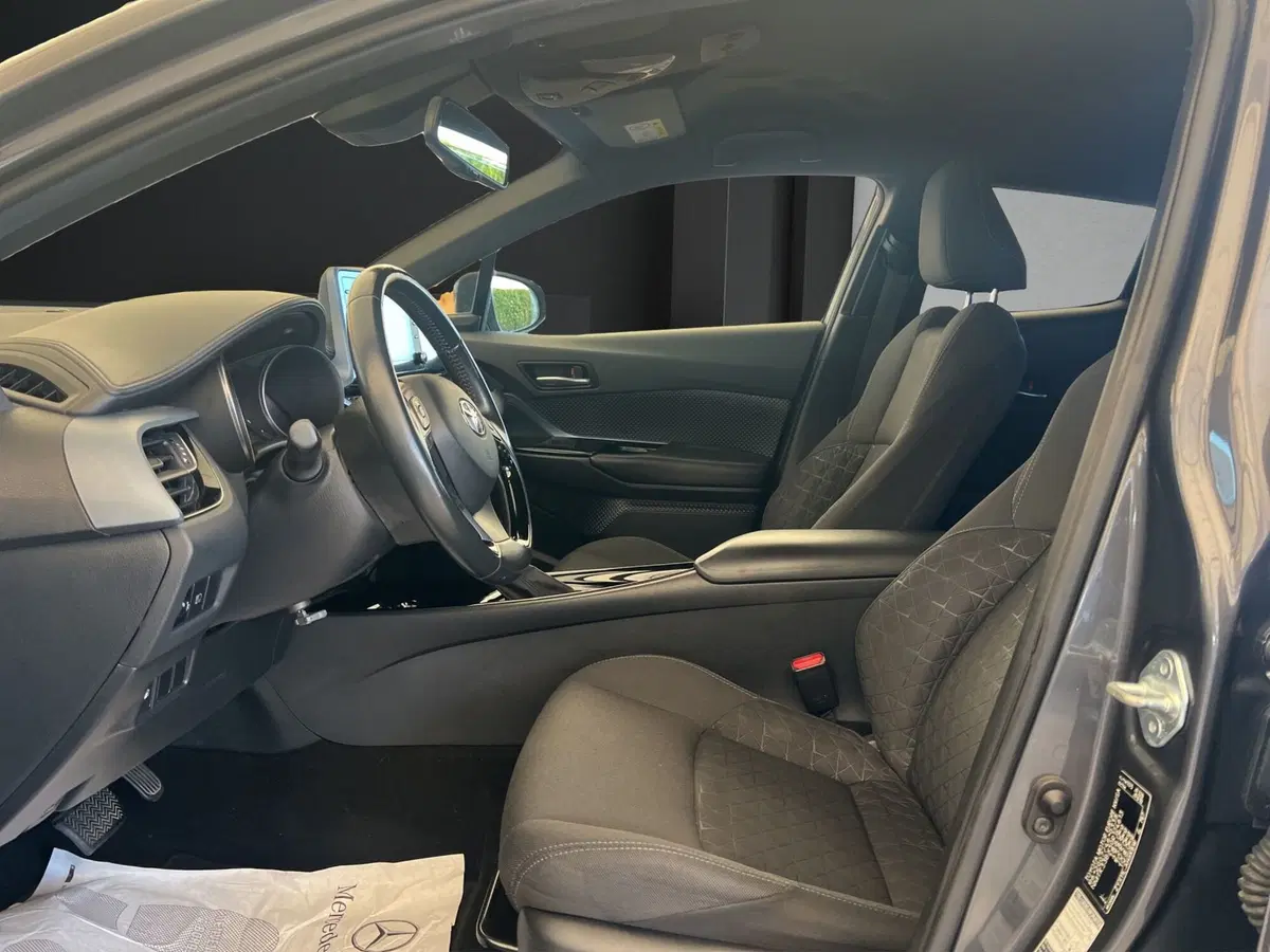 Toyota Toyota C-HR usata a Cosenza (9)