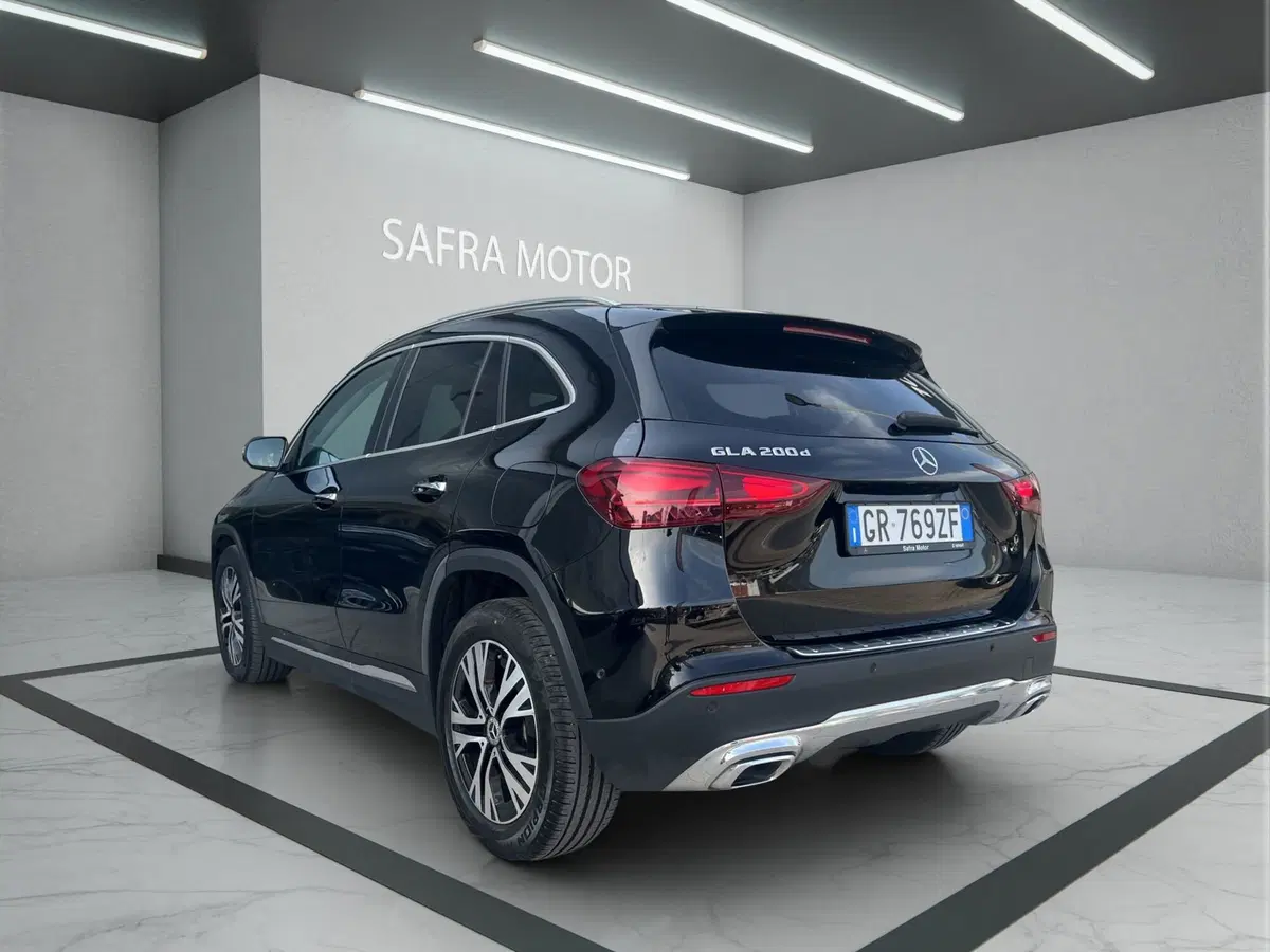 Mercedes-Benz GLA SUV usata a Cosenza (4)