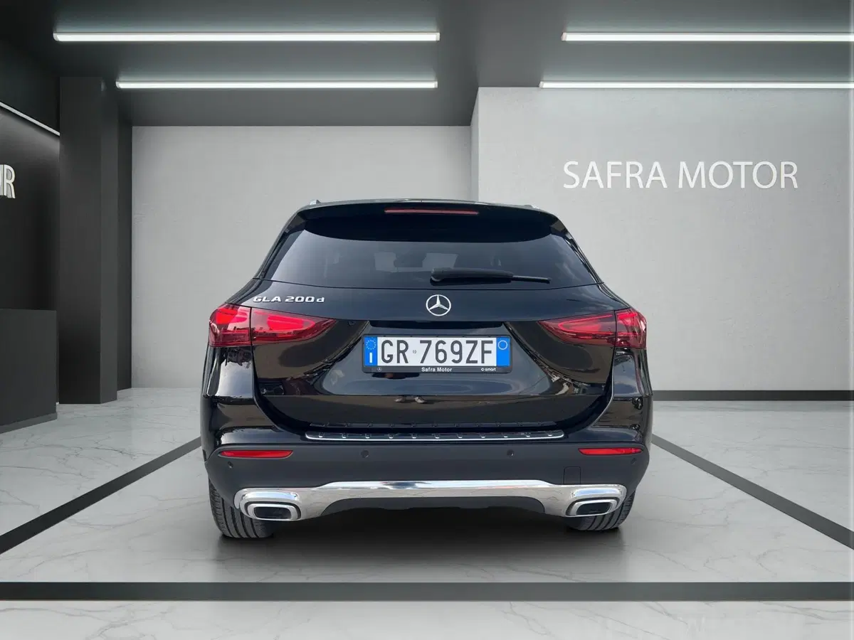 Mercedes-Benz GLA SUV usata a Cosenza (5)