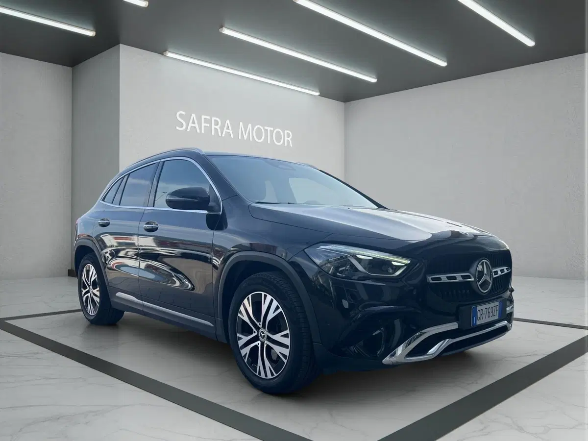 Mercedes-Benz GLA SUV usata a Cosenza (8)