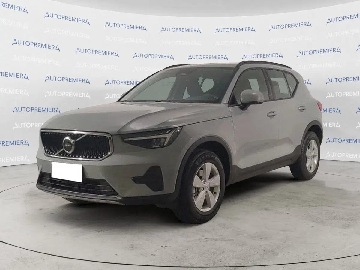 Volvo XC40 nuova a Como