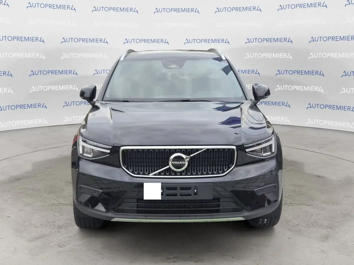 Volvo XC40 nuova a Como (3)