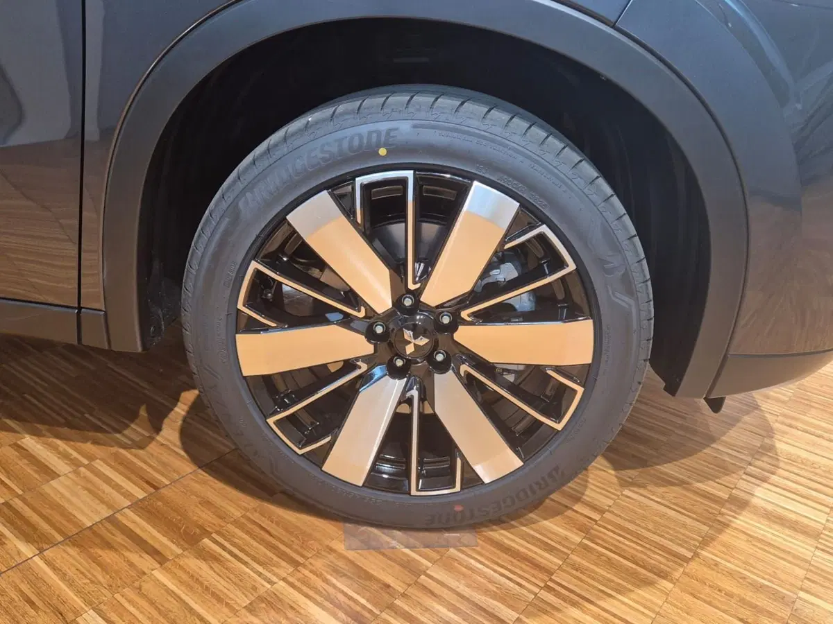 Mitsubishi Outlander nuova a Como (14)