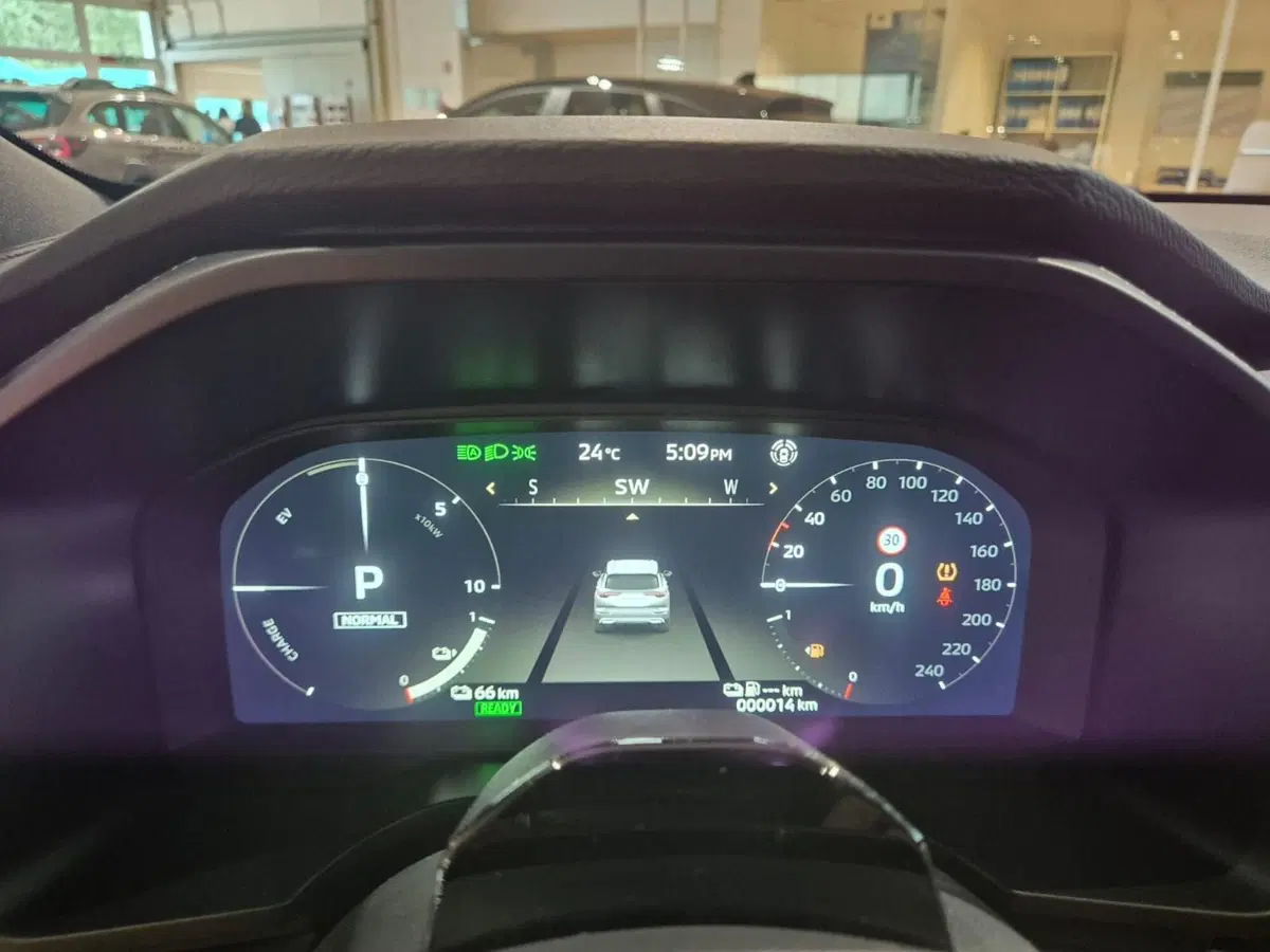 Mitsubishi Outlander nuova a Como (13)