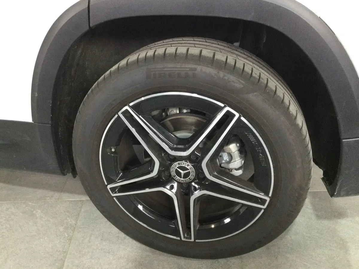 Mercedes-Benz GLB usata a Caserta (8)