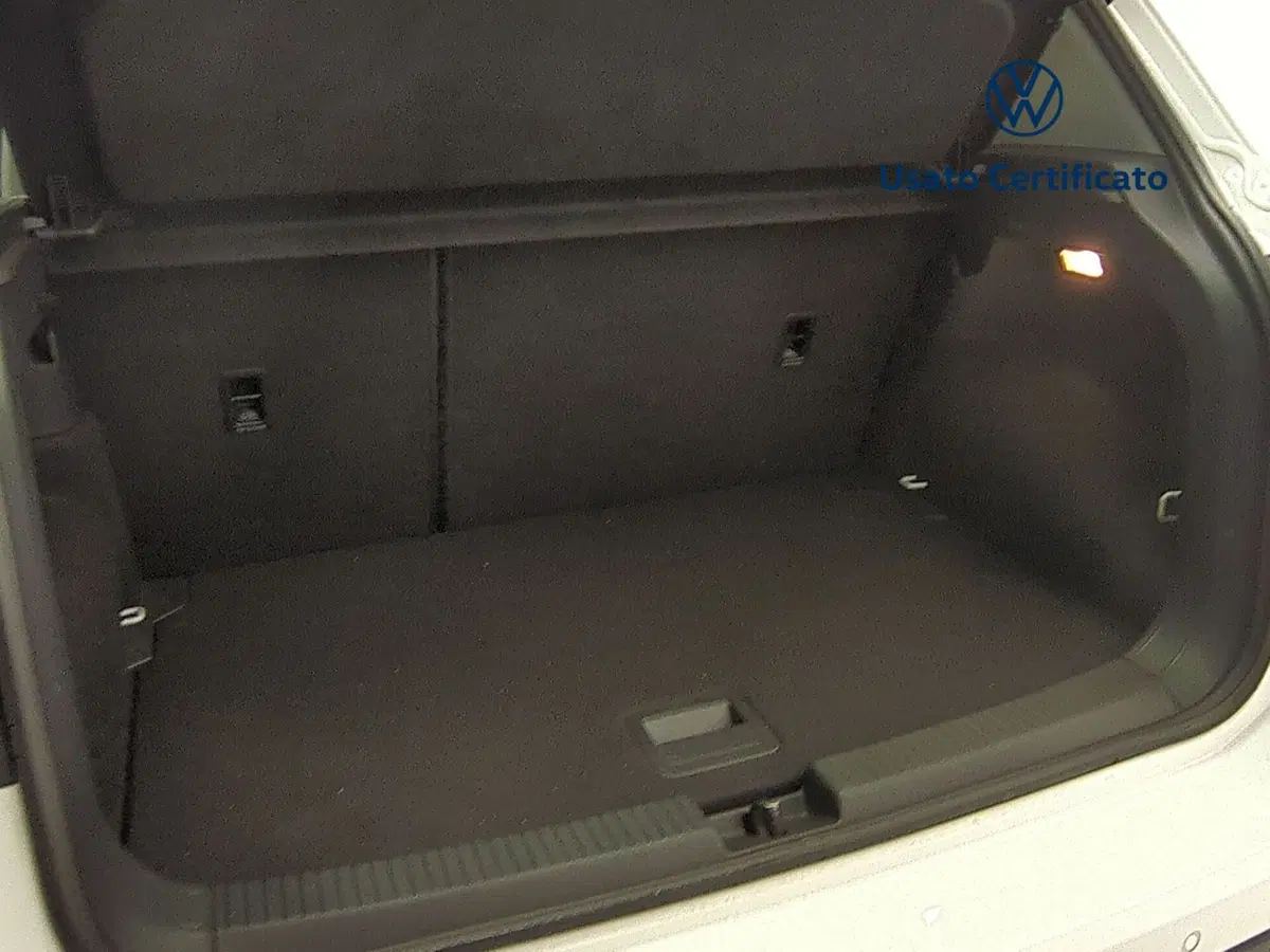 Volkswagen T-Cross usata a Avellino (11)