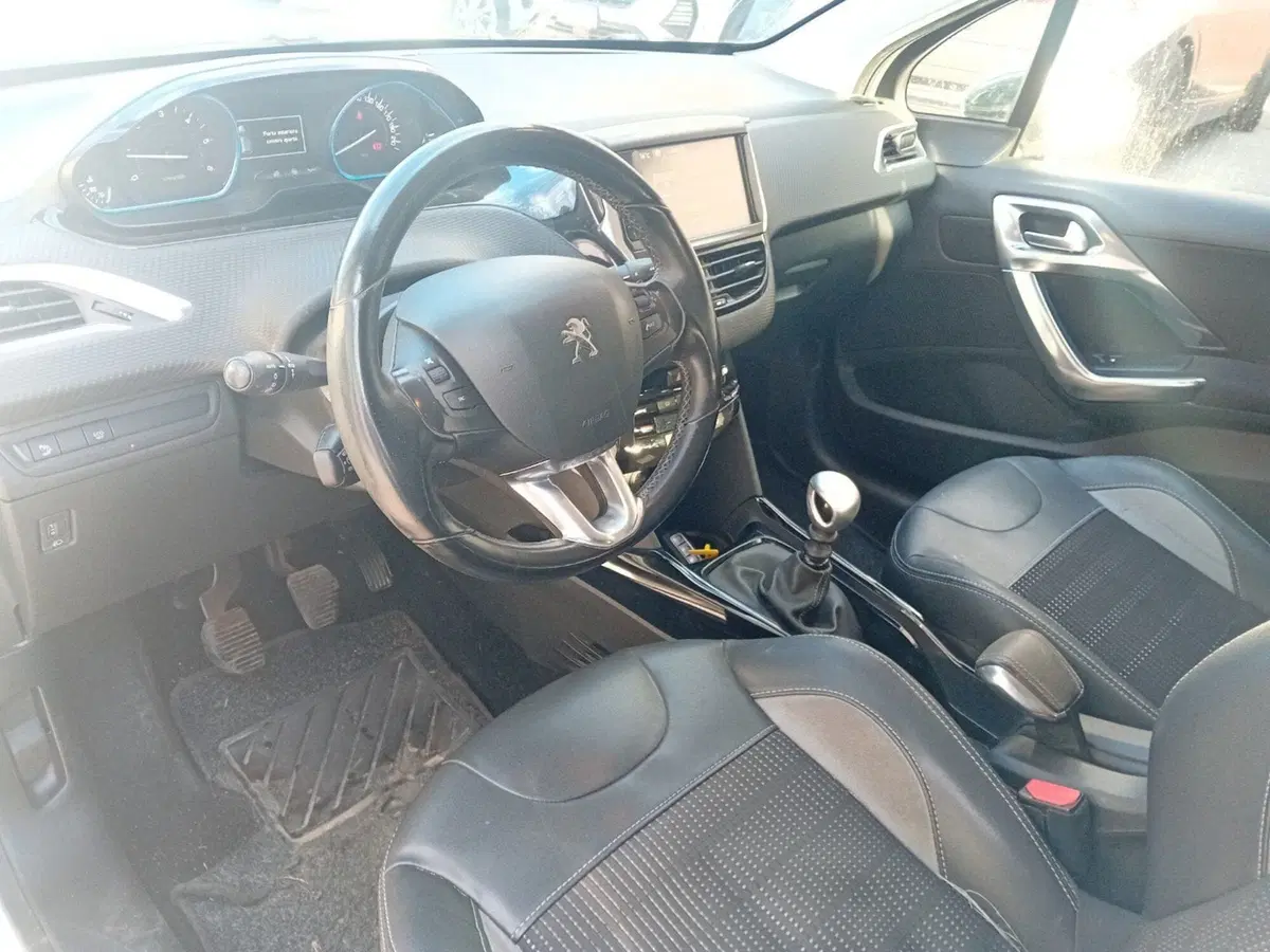 Peugeot 2008 usata a Pordenone (11)