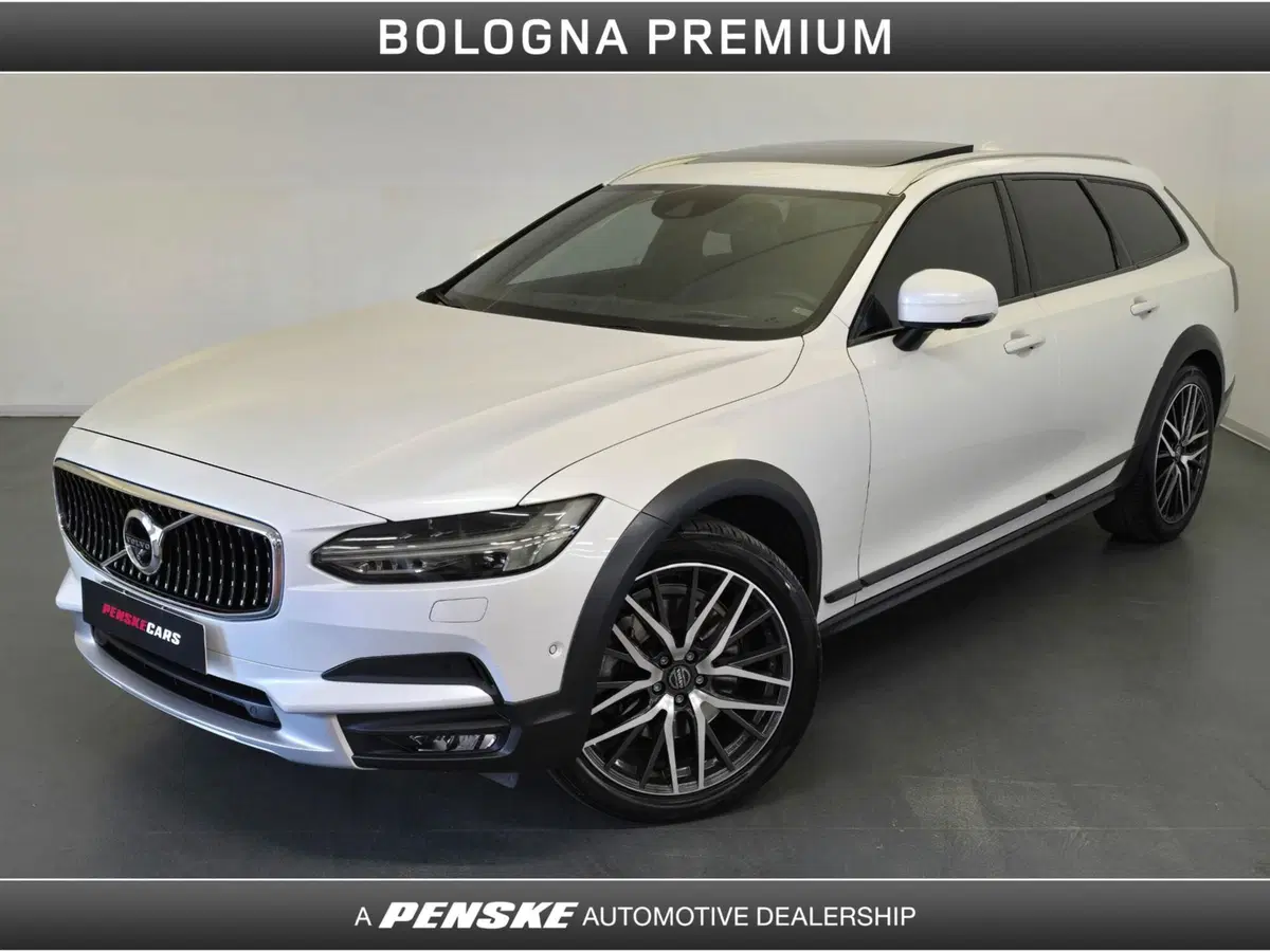 Volvo V90 Cross Country usata a Bologna