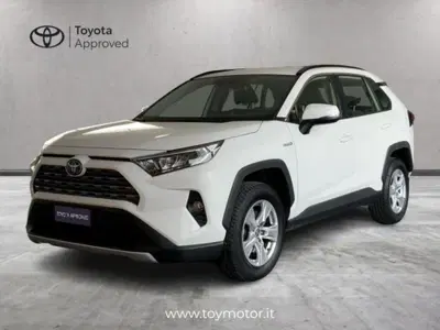 Toyota Rav4 HV (218CV) E-CVT 2WD Active del 2020 usata a Perugia