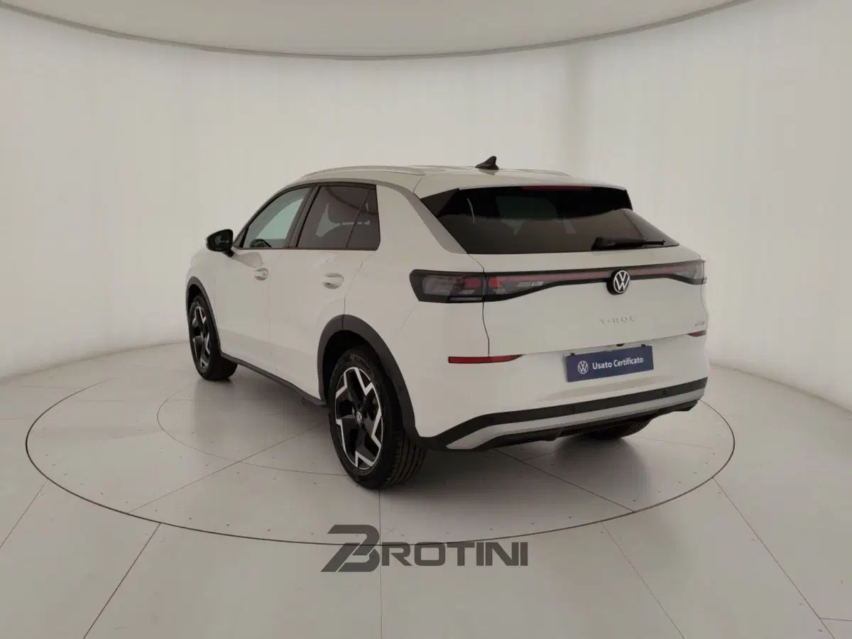 Volkswagen T-Roc nuova a Massa-Carrara (2)
