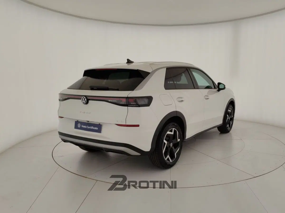 Volkswagen T-Roc nuova a Massa-Carrara (3)
