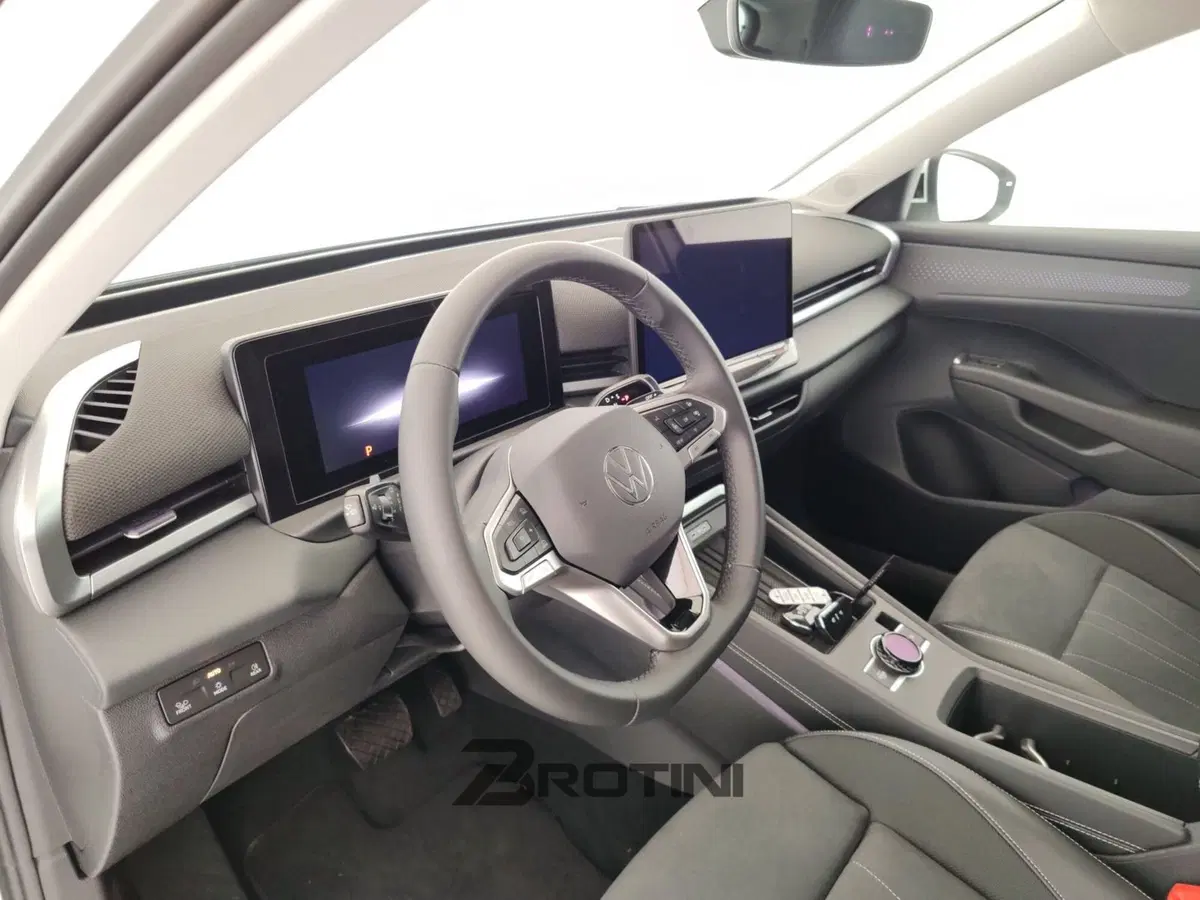 Volkswagen T-Roc nuova a Massa-Carrara (8)