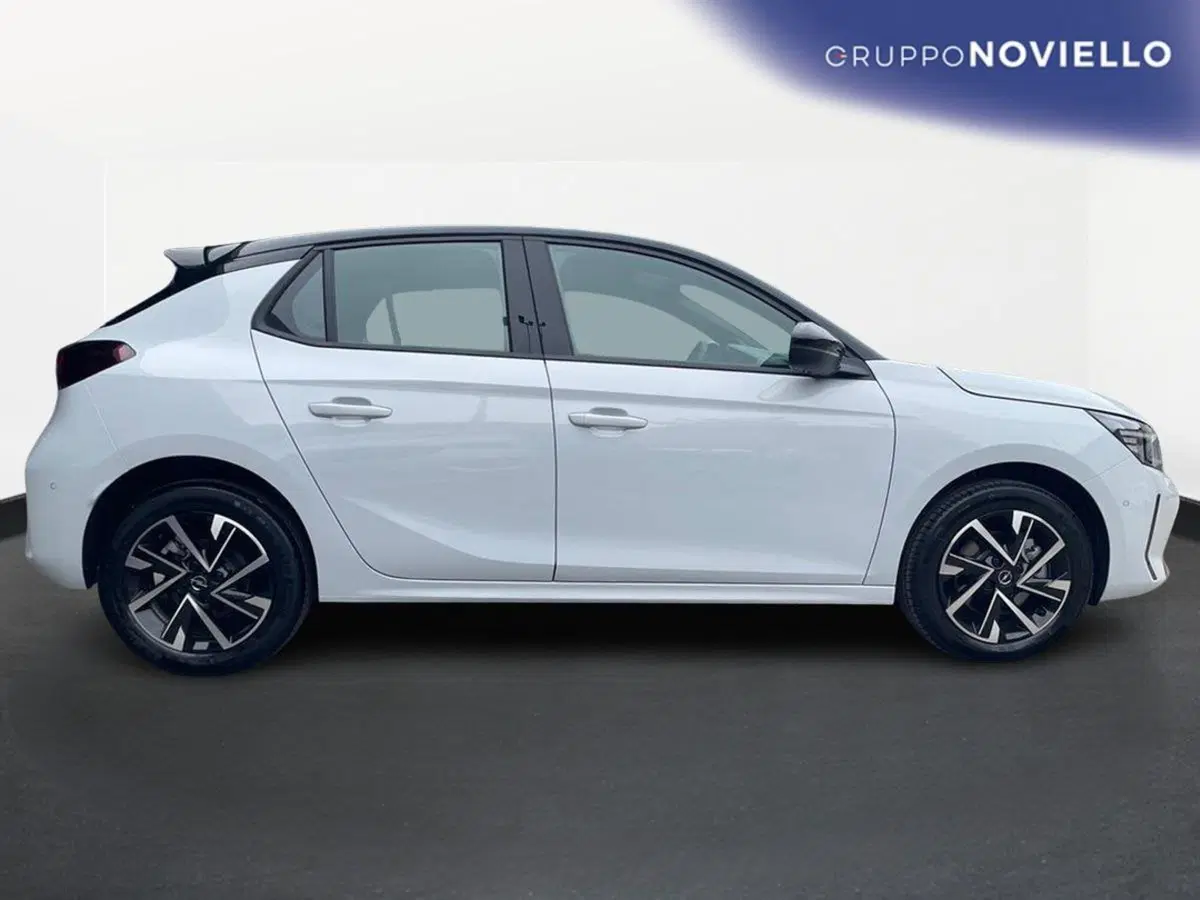 Opel Corsa nuova a Salerno (3)